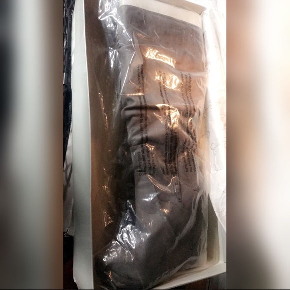 Jessica Simpson - Picture 2 of 2